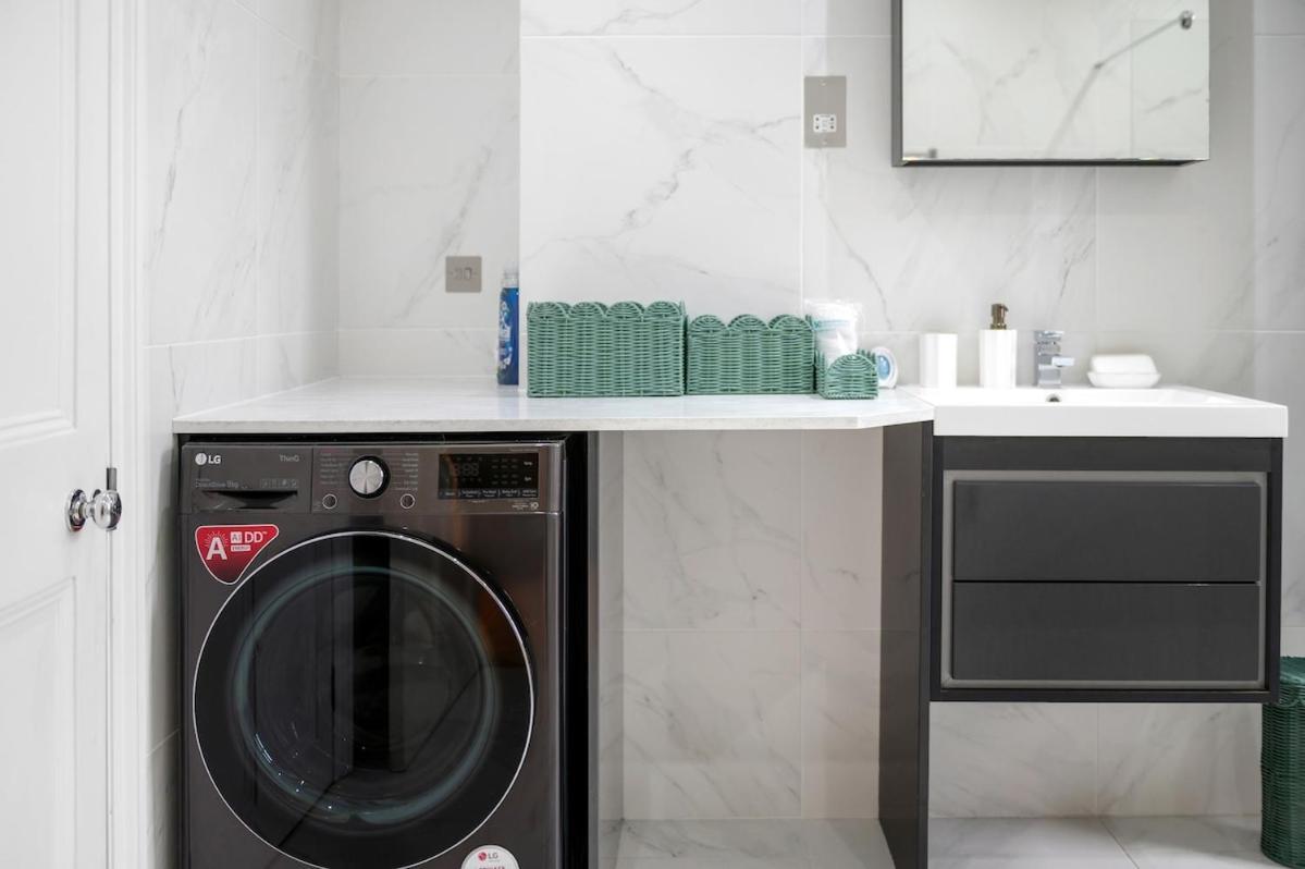 Casa vacanze New Stylish 3-bed Pimlico House Near Big Ben Londra
