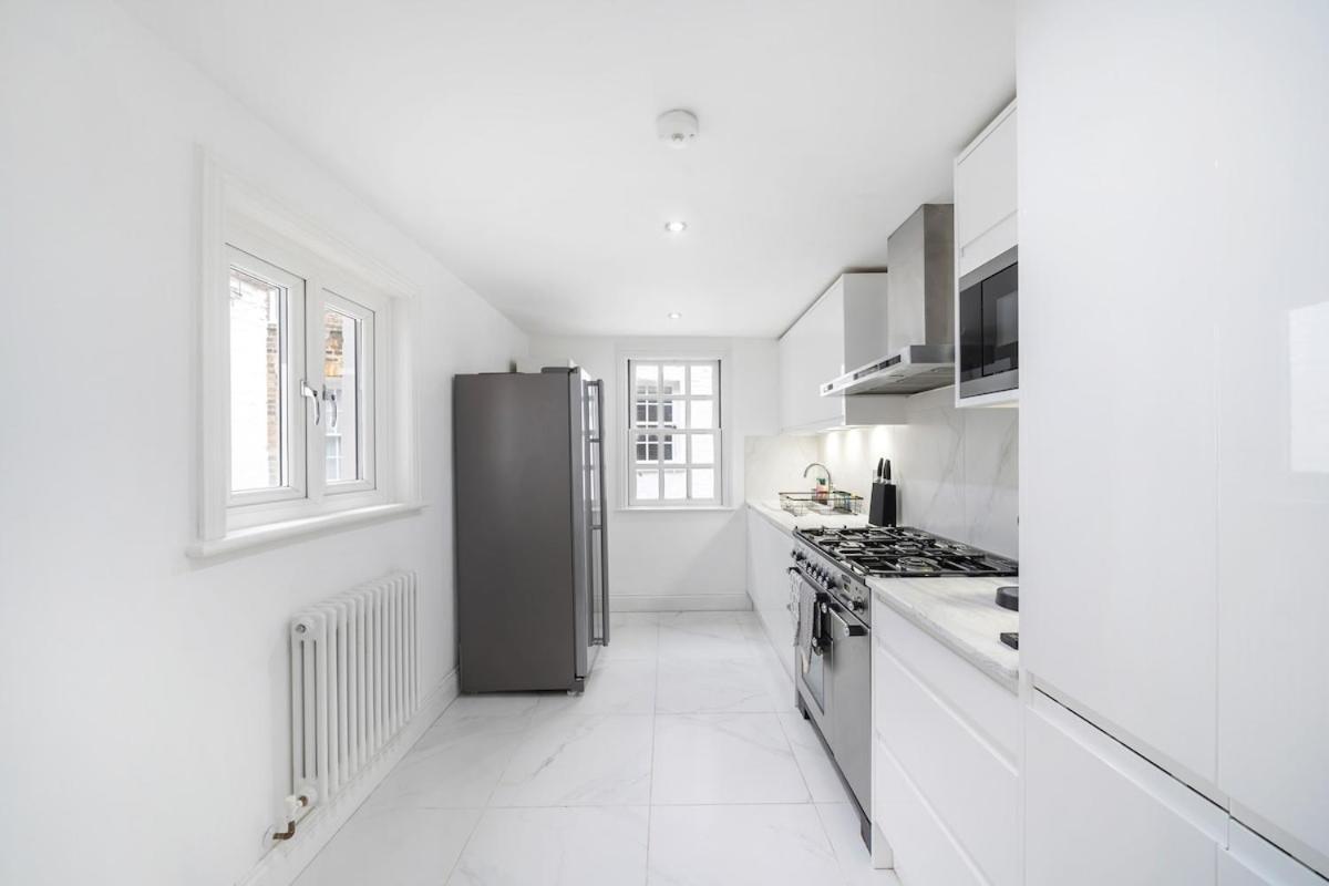Casa vacanze New Stylish 3-bed Pimlico House Near Big Ben Londra