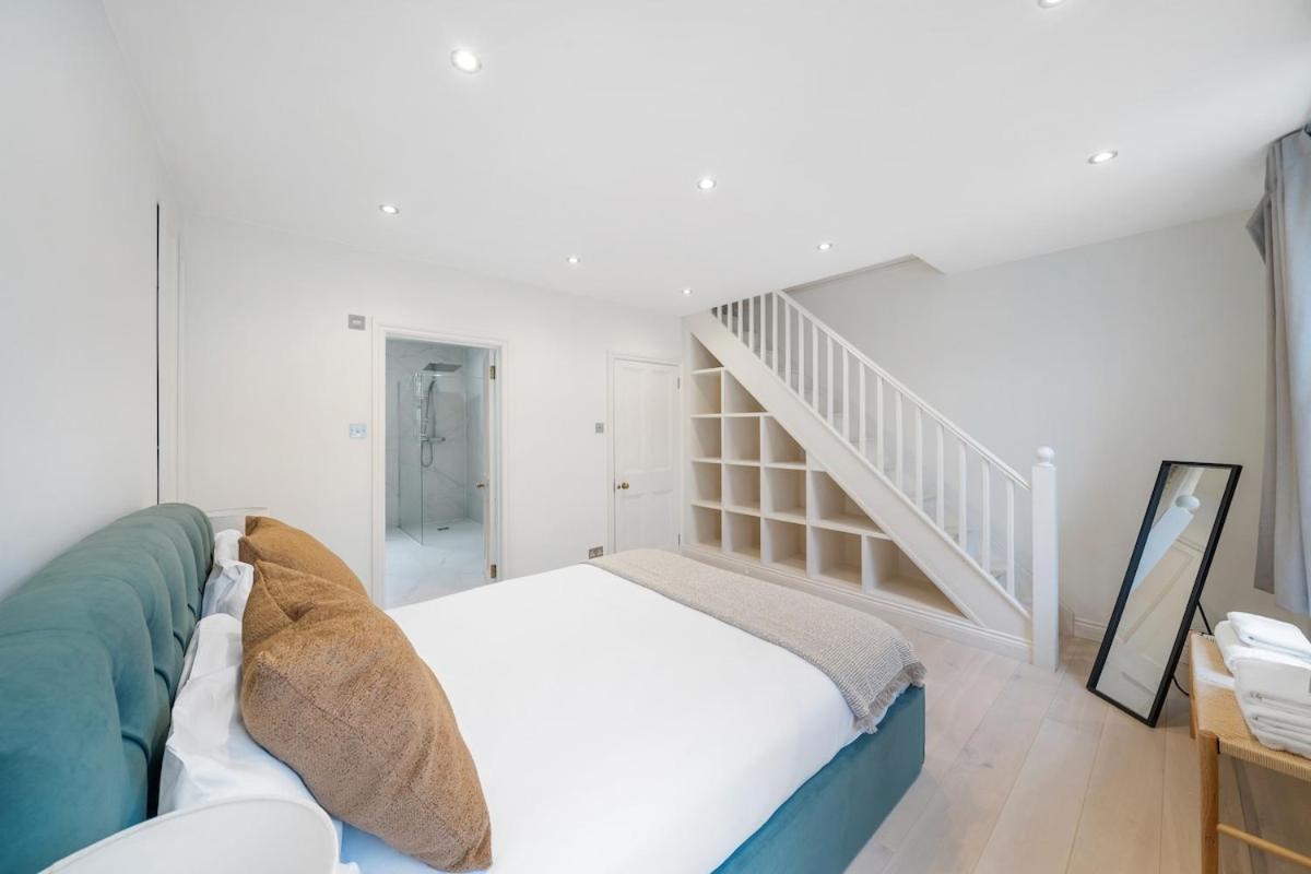 New Stylish 3-bed Pimlico House Near Big Ben * Londra
