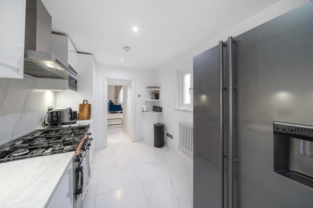 Casa vacanze New Stylish 3-bed Pimlico House Near Big Ben Londra