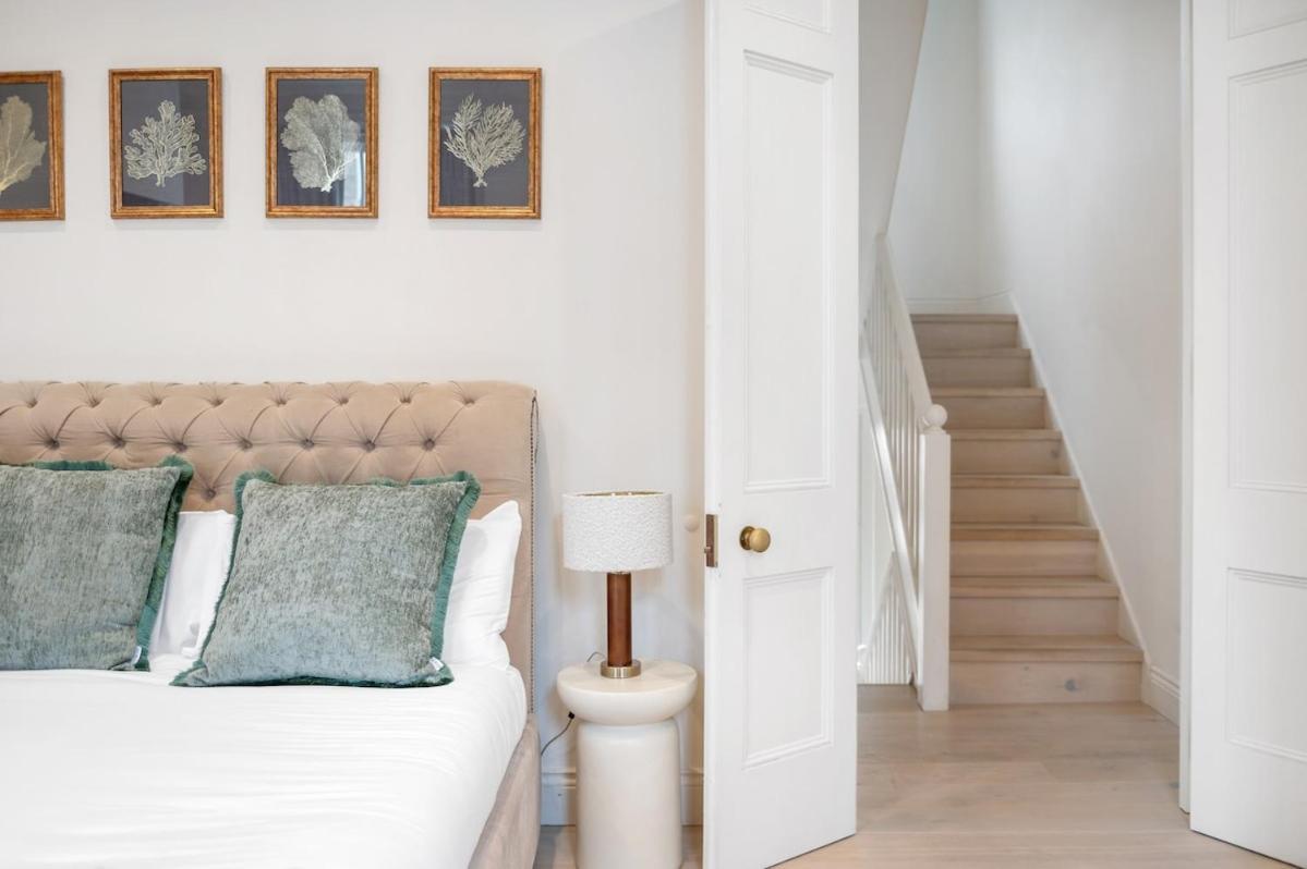 Casa vacanze New Stylish 3-bed Pimlico House Near Big Ben Londra